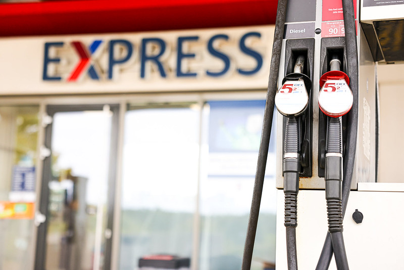 State gas tax declines – slightly – for second consecutive year State gas tax declines – slightly – for second consecutive year