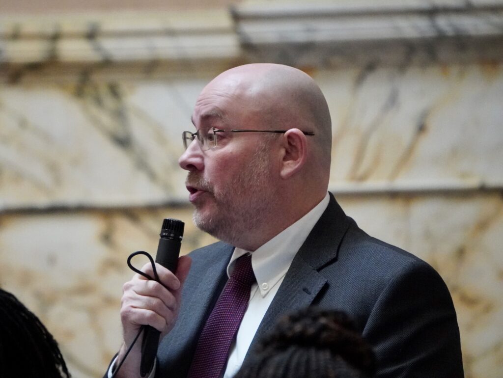 House caps amount of utility employee salaries that can come out of ratepayers’ pockets