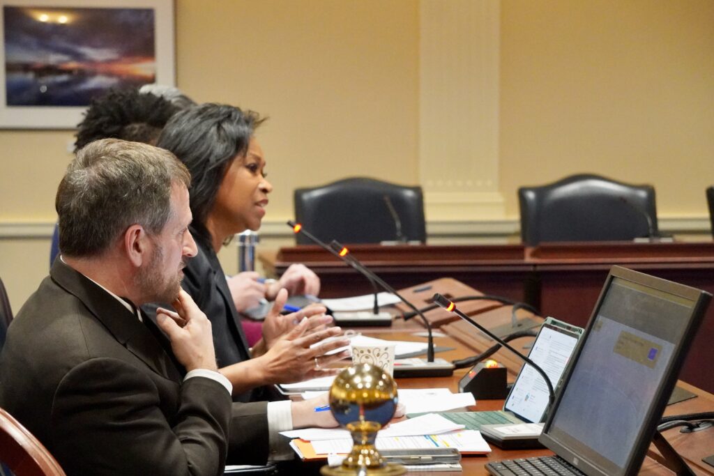 Maryland bill on chicken house permit draws environmentalists’ concern