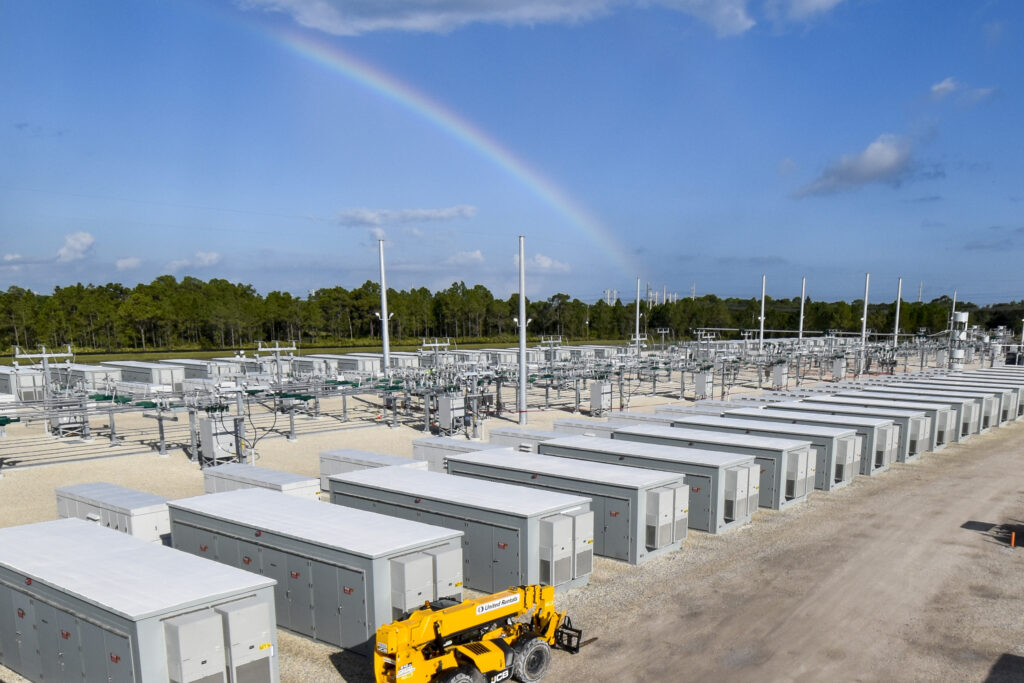 Battery farms, the energy industry’s new darling, line up to enter Pacific NW Battery farms, the energy industry’s new darling, line up to enter Pacific NW