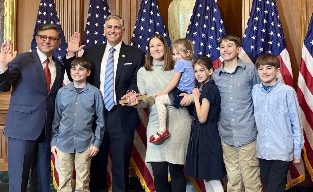 Washington’s two new members of Congress are sworn in News From The