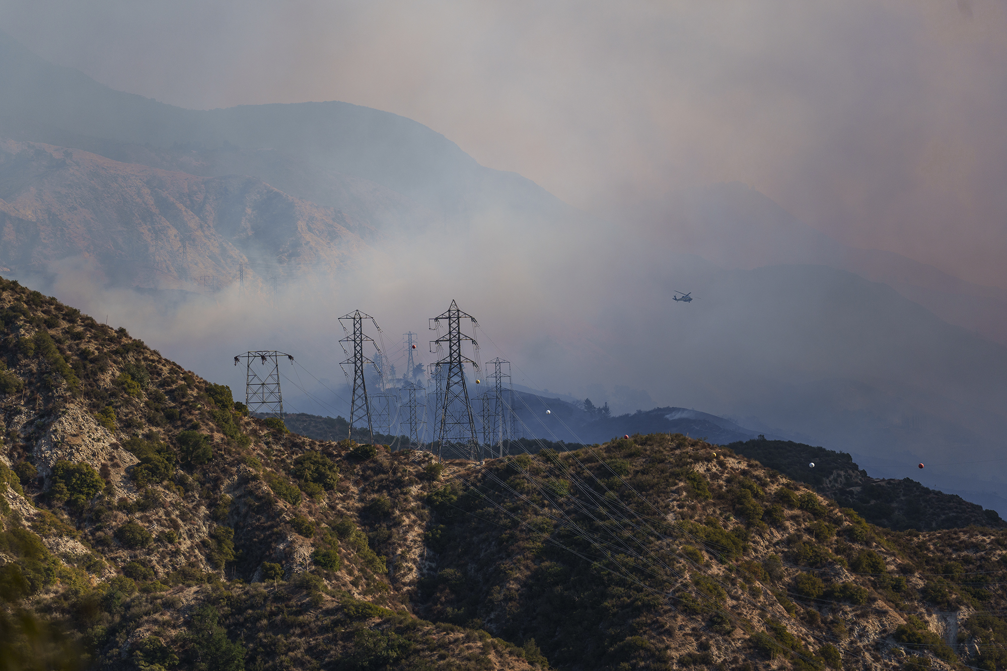 Hundreds of California prison firefighters join battle against Los Angeles wildfires Hundreds of California prison firefighters join battle against Los Angeles wildfires
