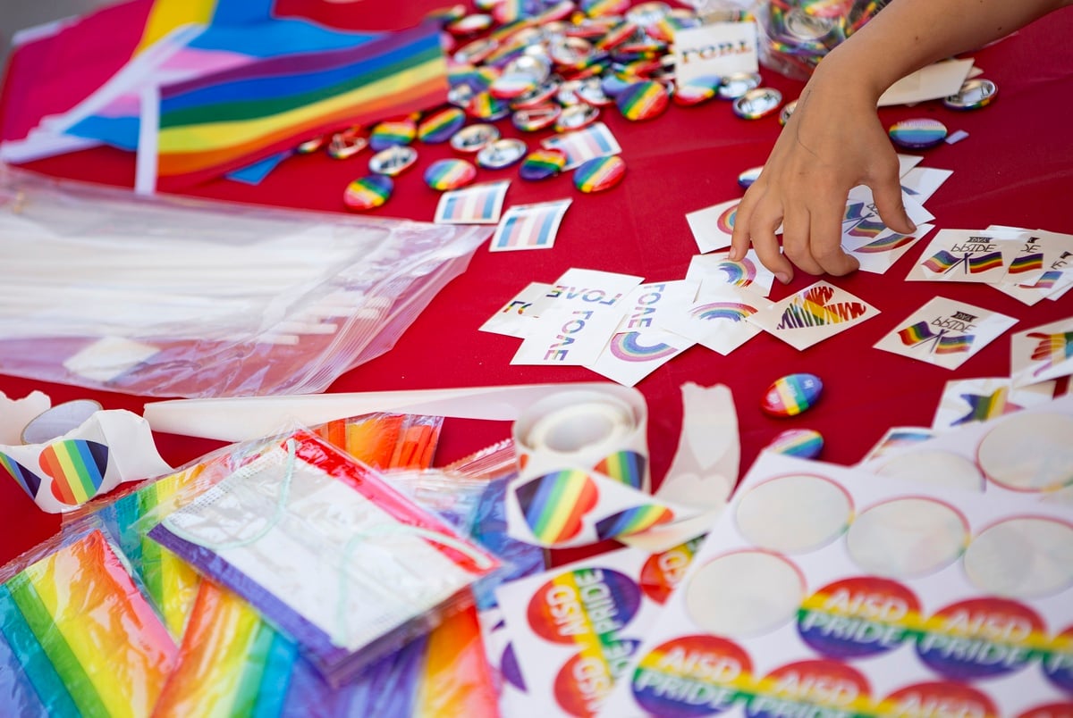 Democrats lash out as Legislature bans school clubs that support gay teens Democrats lash out as Legislature bans school clubs that support gay teens