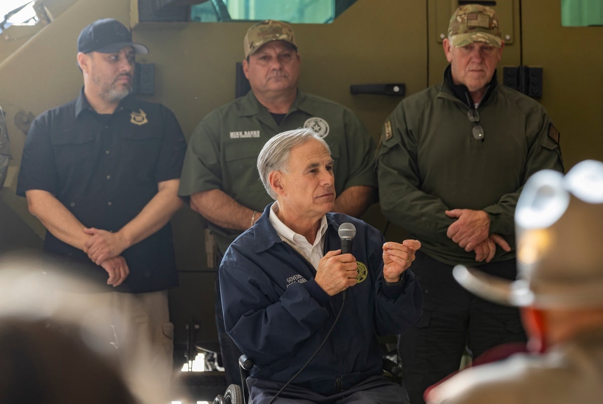 Gov. Greg Abbott backs David Cook over Dustin Burrows in Republican fight for House speaker Gov. Greg Abbott backs David Cook over Dustin Burrows in Republican fight for House speaker