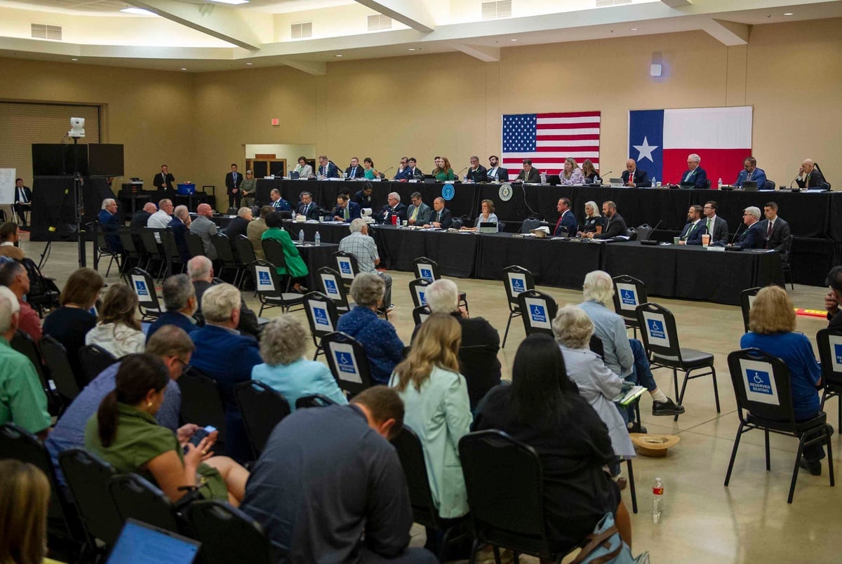 Top two Kerr County emergency officials say they were asleep as July 4 floods struck Top two Kerr County emergency officials say they were asleep as July 4 floods struck
