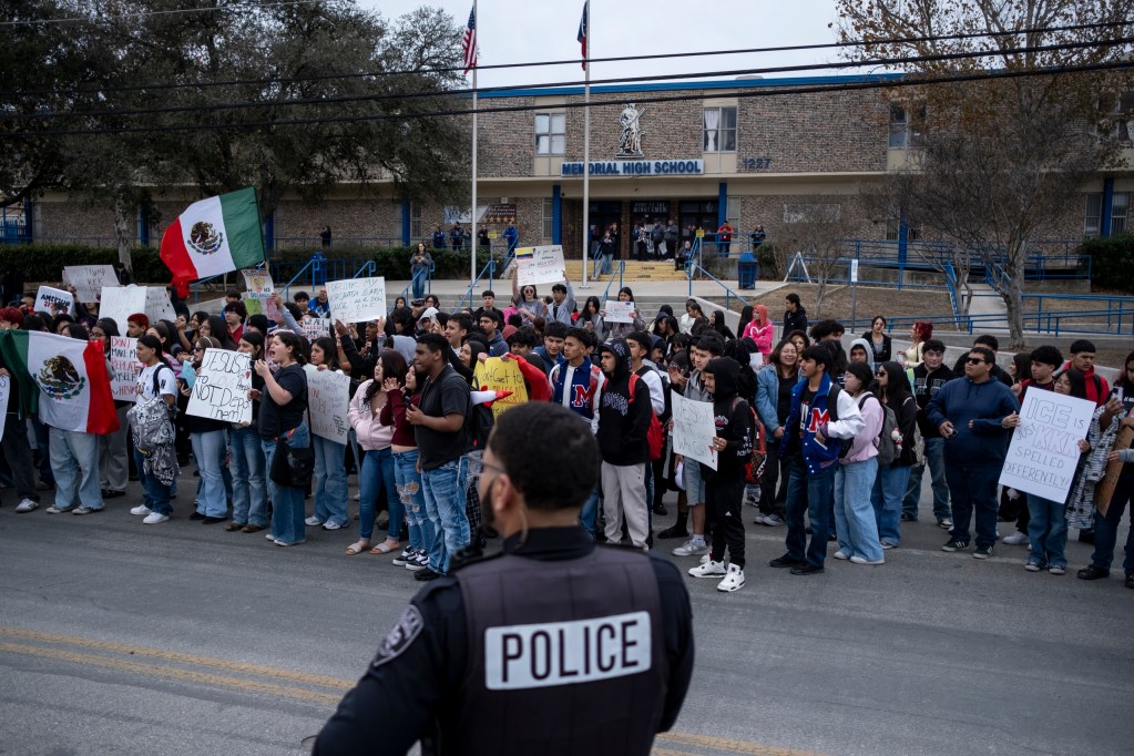 Hundreds of Texas public school students walk out to protest ICE ...