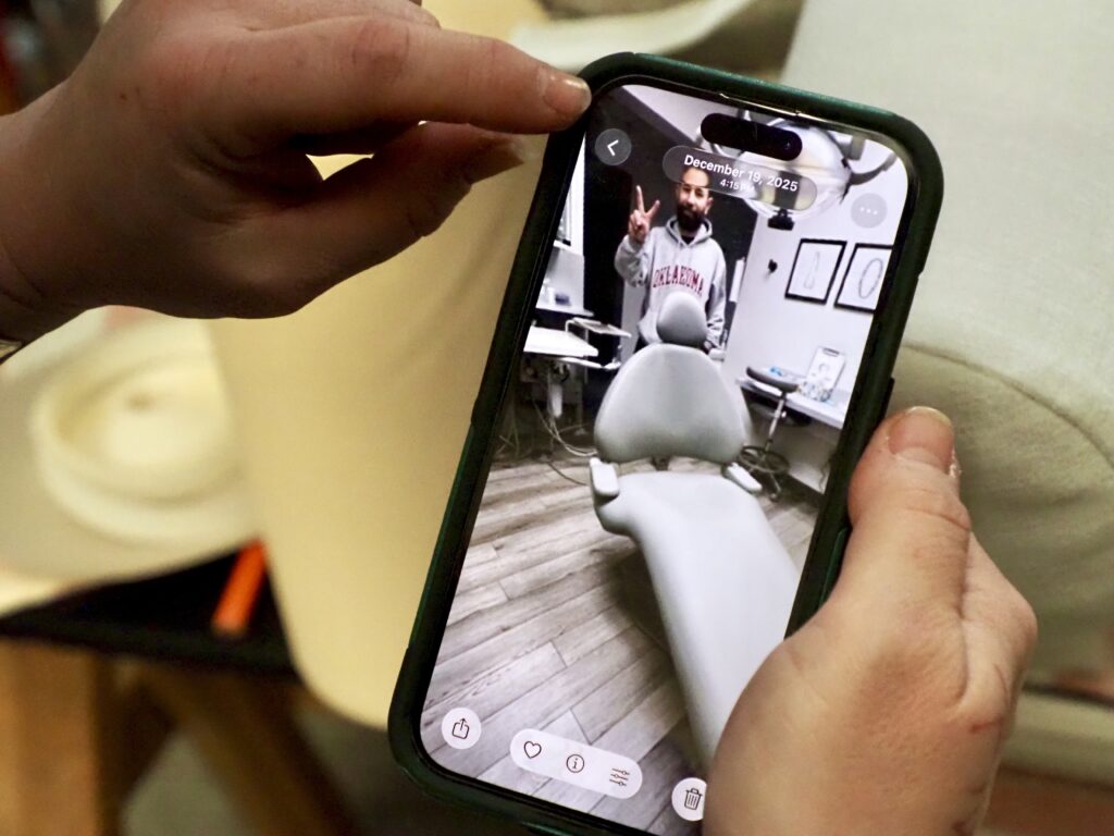 Un solicitante de asilo prosperaba en Oklahoma hasta una detención de ICE le llevó a autodeportarse.