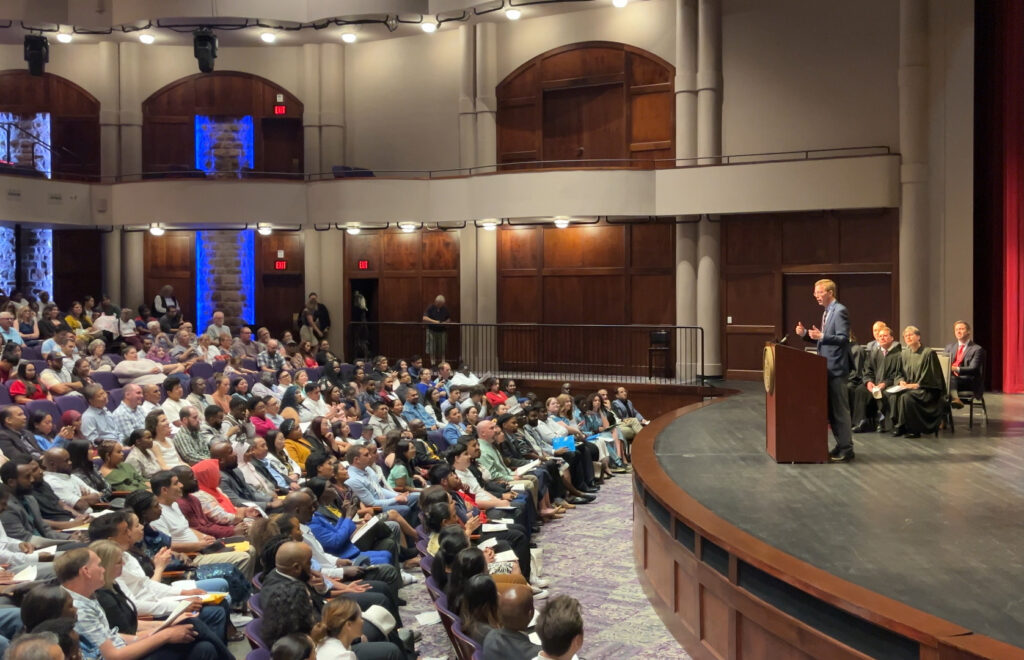 Congressman tells new citizens that America should thank them Congressman tells new citizens that America should thank them