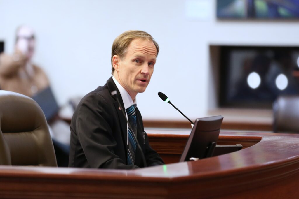 Bill requiring SD public schools to display and teach Ten Commandments passes committee Bill requiring SD public schools to display and teach Ten Commandments passes committee