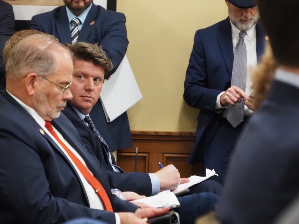 Arkansas lawmakers approve resolutions opposing proposed constitutional amendments Arkansas lawmakers approve resolutions opposing proposed constitutional amendments