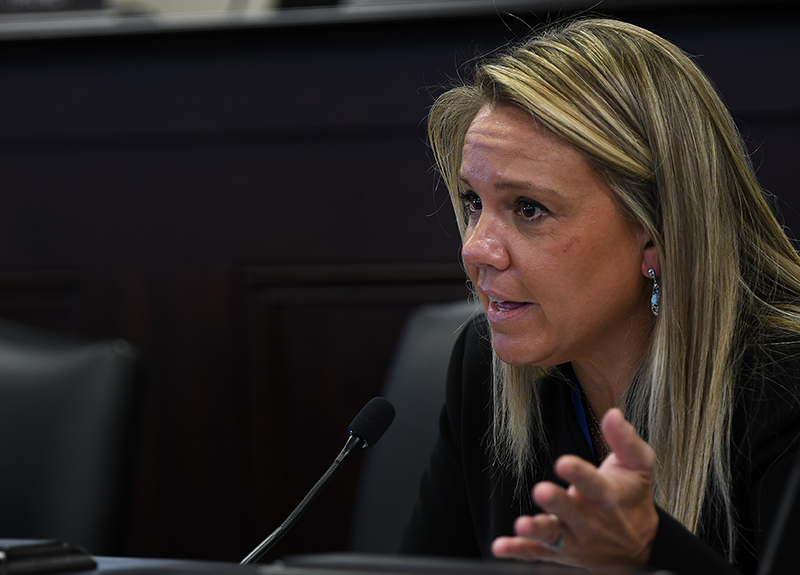 Bill easing job hunt for ex-offenders clears Kentucky legislative committee Bill easing job hunt for ex-offenders clears Kentucky legislative committee