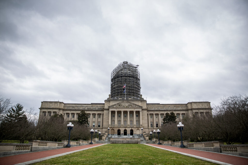 Power plant debate helps push lobby spending to new high for Kentucky legislature Power plant debate helps push lobby spending to new high for Kentucky legislature