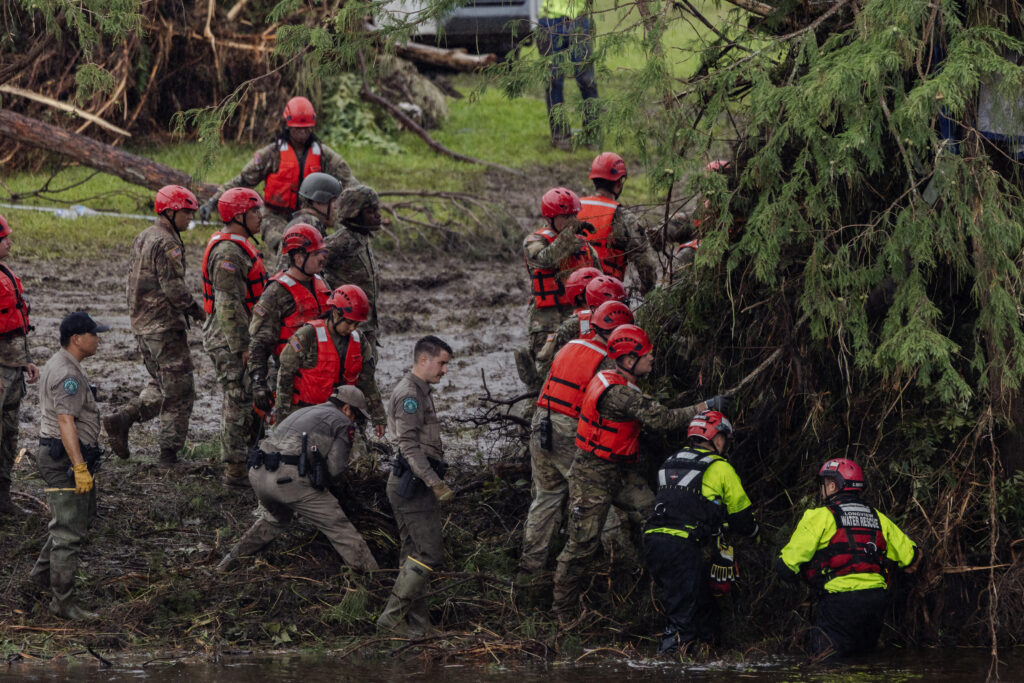 SC search and rescue team headed to Texas to help find flood victims SC search and rescue team headed to Texas to help find flood victims