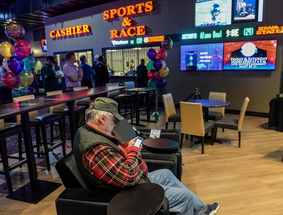 ‘We’re here for health’: Kanawha-Charleston health board denies indoor smoking exemption for casinos ‘We’re here for health’: Kanawha-Charleston health board denies indoor smoking exemption for casinos