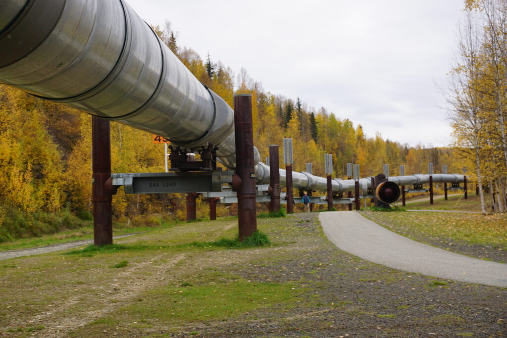 Praise but no firm promises, as Trump administration officials talk Alaska oil and gas Praise but no firm promises, as Trump administration officials talk Alaska oil and gas