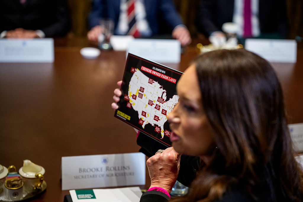 No, China doesn’t own vast swaths near the Yuma Proving Ground despite map shown by Trump aides No, China doesn’t own vast swaths near the Yuma Proving Ground despite map shown by Trump aides