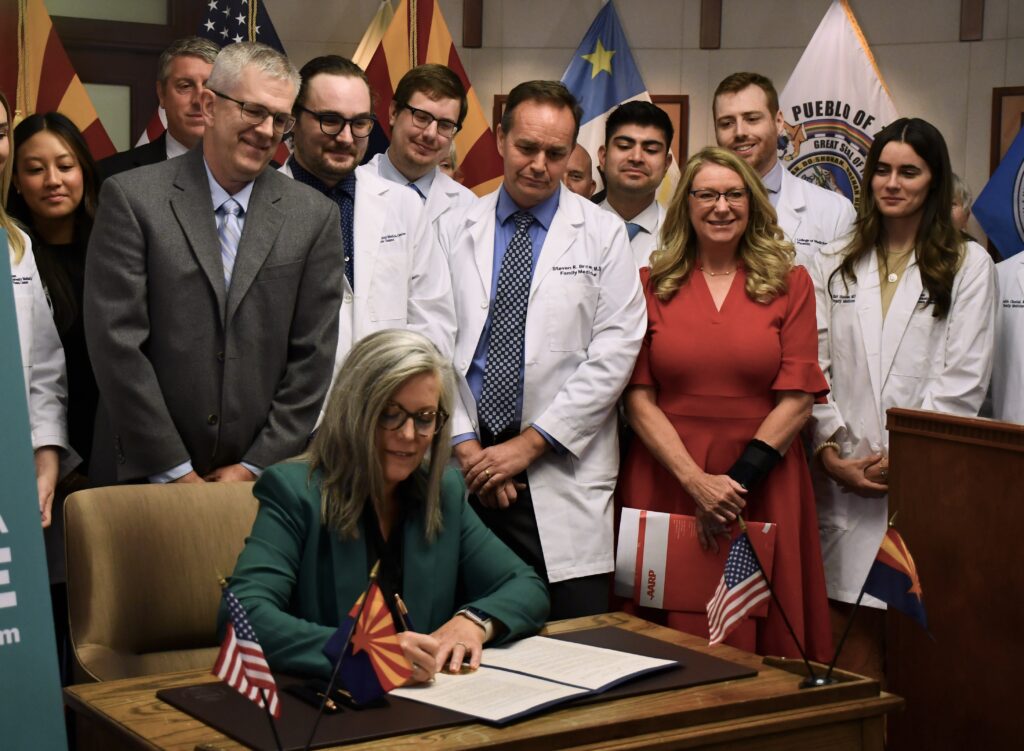 Hobbs signs order for statewide prescription drug discount program