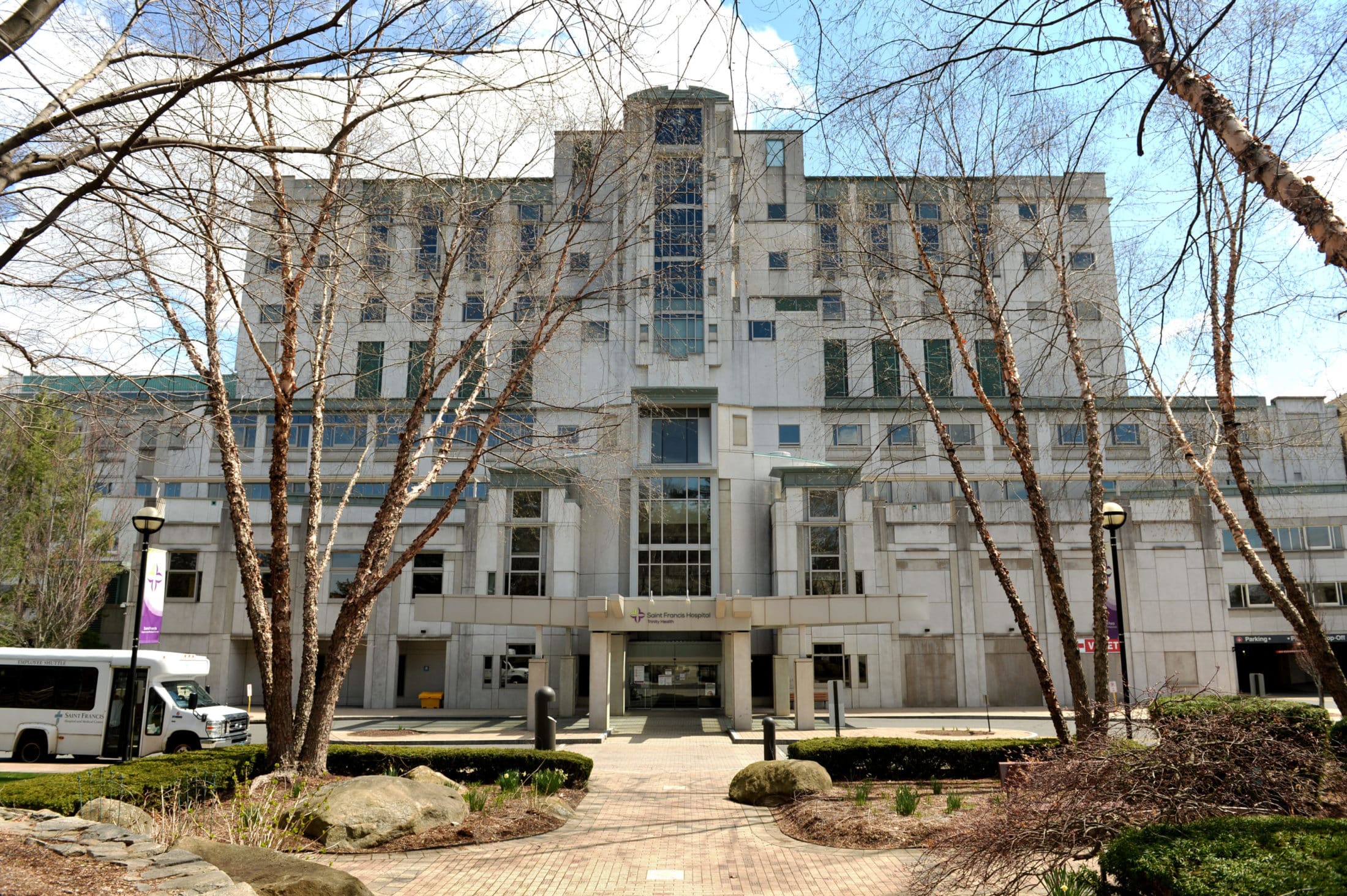 CT bill on providing reproductive care info at religious hospitals dies Saint Francis Hospital main entrance on Woodland Street in Hartford. CREDIT: CLOE POISSON / CTMIRROR.ORG