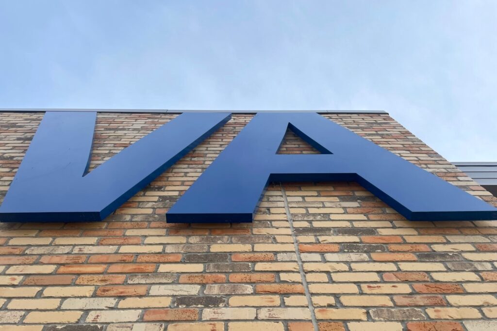 VA veterans crisis line to face new investigation by congressional watchdog agency VA veterans crisis line to face new investigation by congressional watchdog agency