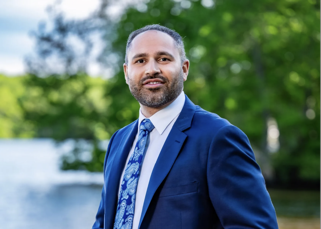 Senate District 4 Democratic Committee backs Stefano Famiglietti in four-way primary Senate District 4 Democratic Committee backs Stefano Famiglietti in four-way primary