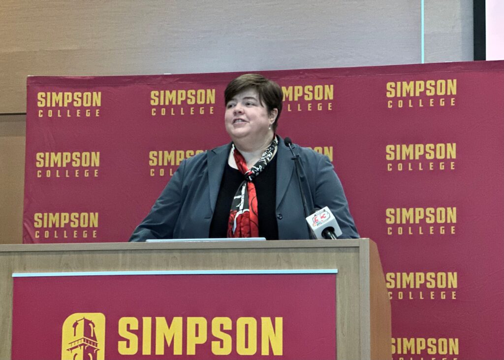 Simpson College welcomes interim president to campus Simpson College welcomes interim president to campus