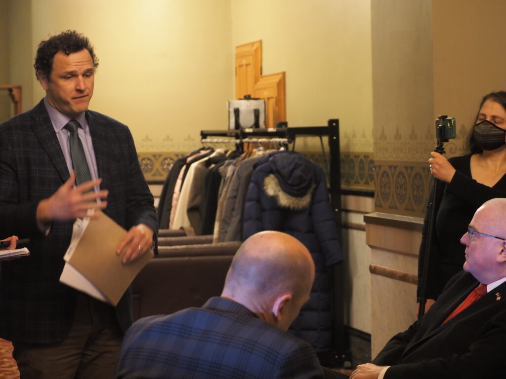 Iowa senators advance ban on ‘geoengineering,’ weather-altering activities