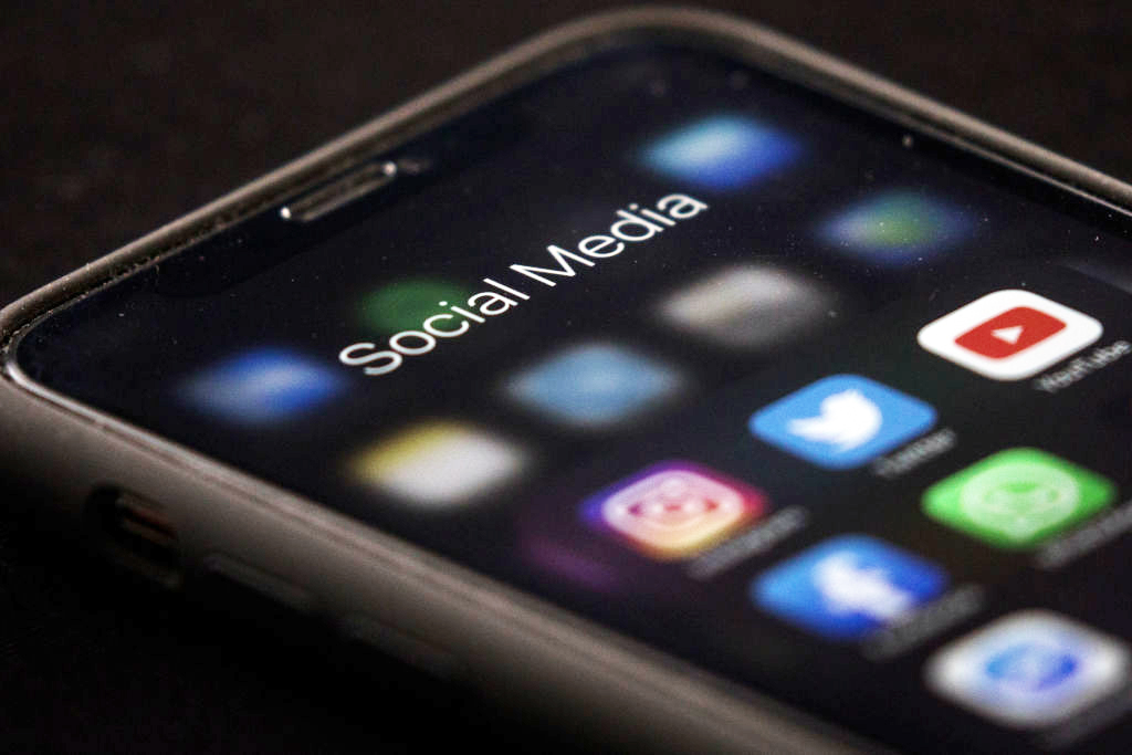 Kansas Board of Education accepts policy report recommending phone bans, sends to local districts Kansas Board of Education accepts policy report recommending phone bans, sends to local districts