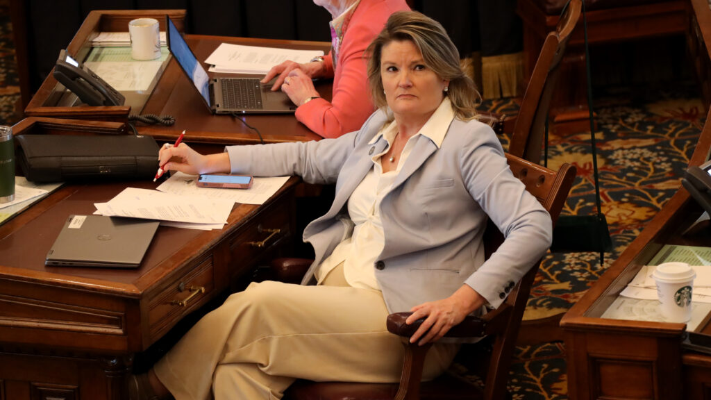 Kansas governor candidate Cindy Holscher objects to alleged pressure campaign by Kelly’s staff