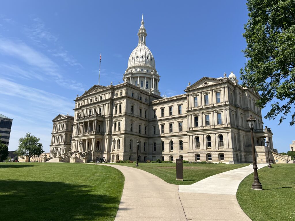 Senate Labor Committee greenlights changes to prevailing wage, collective bargaining requirements Senate Labor Committee greenlights changes to prevailing wage, collective bargaining requirements
