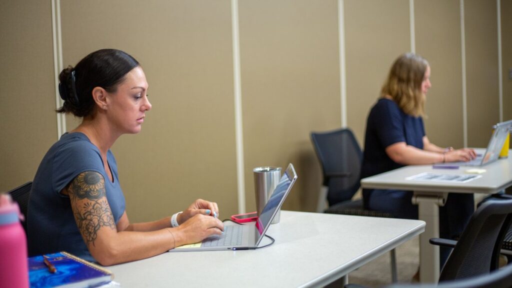 Lee’s Summit schools serve growing number of English language learners