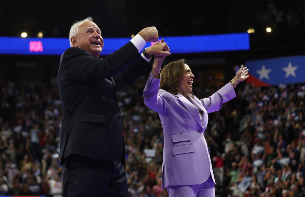 Harris, Walz energize crowd at first Nevada rally as Democratic presidential ticket Harris, Walz energize crowd at first Nevada rally as Democratic presidential ticket