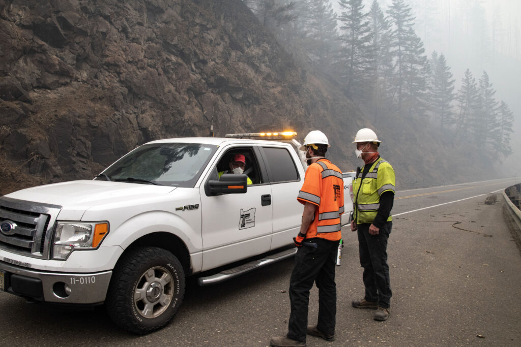 A Win-Win for Oregon: Legislation that protects public workers and fosters economic growth A Win-Win for Oregon: Legislation that protects public workers and fosters economic growth