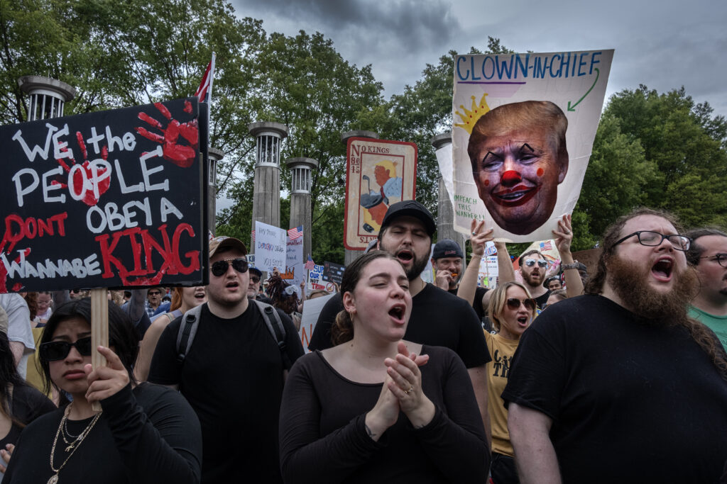 Thousands fill Nashville park for peaceful ‘No Kings’ protest in shadow of Tennessee Capitol Thousands fill Nashville park for peaceful ‘No Kings’ protest in shadow of Tennessee Capitol
