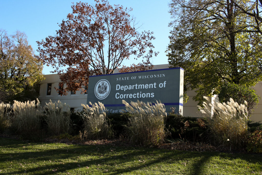 Wisconsin Supreme Court reinstates corrections officers’ class action lawsuit Wisconsin Supreme Court reinstates corrections officers’ class action lawsuit