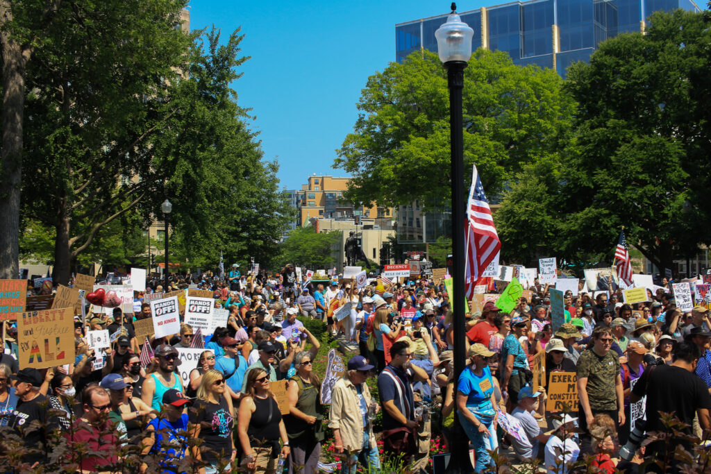 Thousands join nationwide ‘No Kings’ protests against Trump in Madison and Milwaukee Thousands join nationwide ‘No Kings’ protests against Trump in Madison and Milwaukee