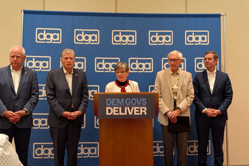 Democratic governors endorse mid-decade redistricting in response to GOP efforts