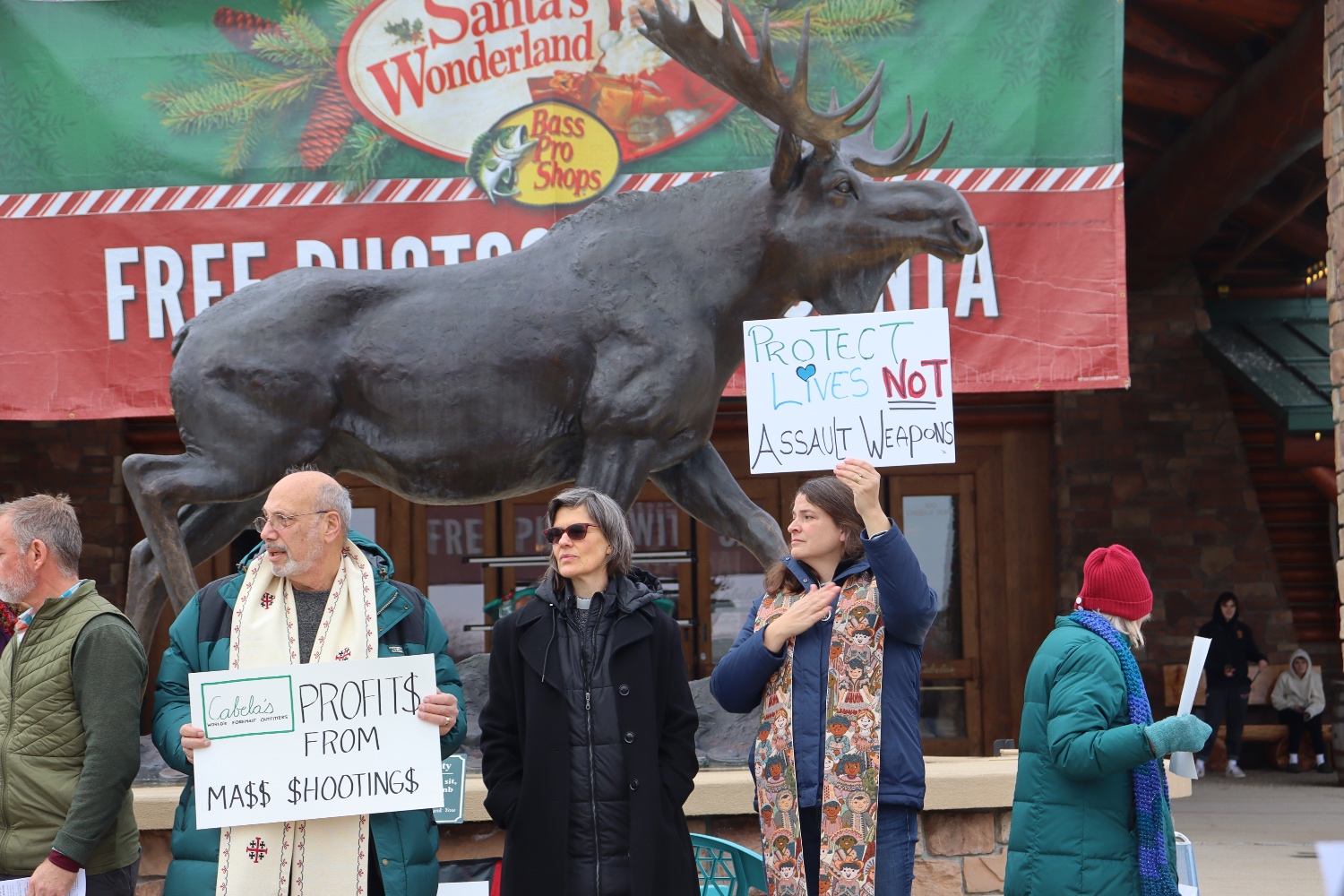 Faith leaders call for Cabela’s to stop selling assault rifles, high capacity magazines Faith leaders call for Cabela’s to stop selling assault rifles, high capacity magazines