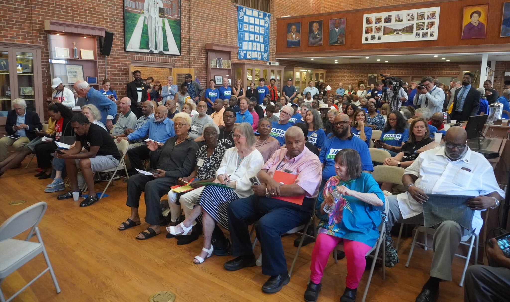 Annapolis mayoral candidates hold cordial debate on environment, housing, other topics Annapolis mayoral candidates hold cordial debate on environment, housing, other topics
