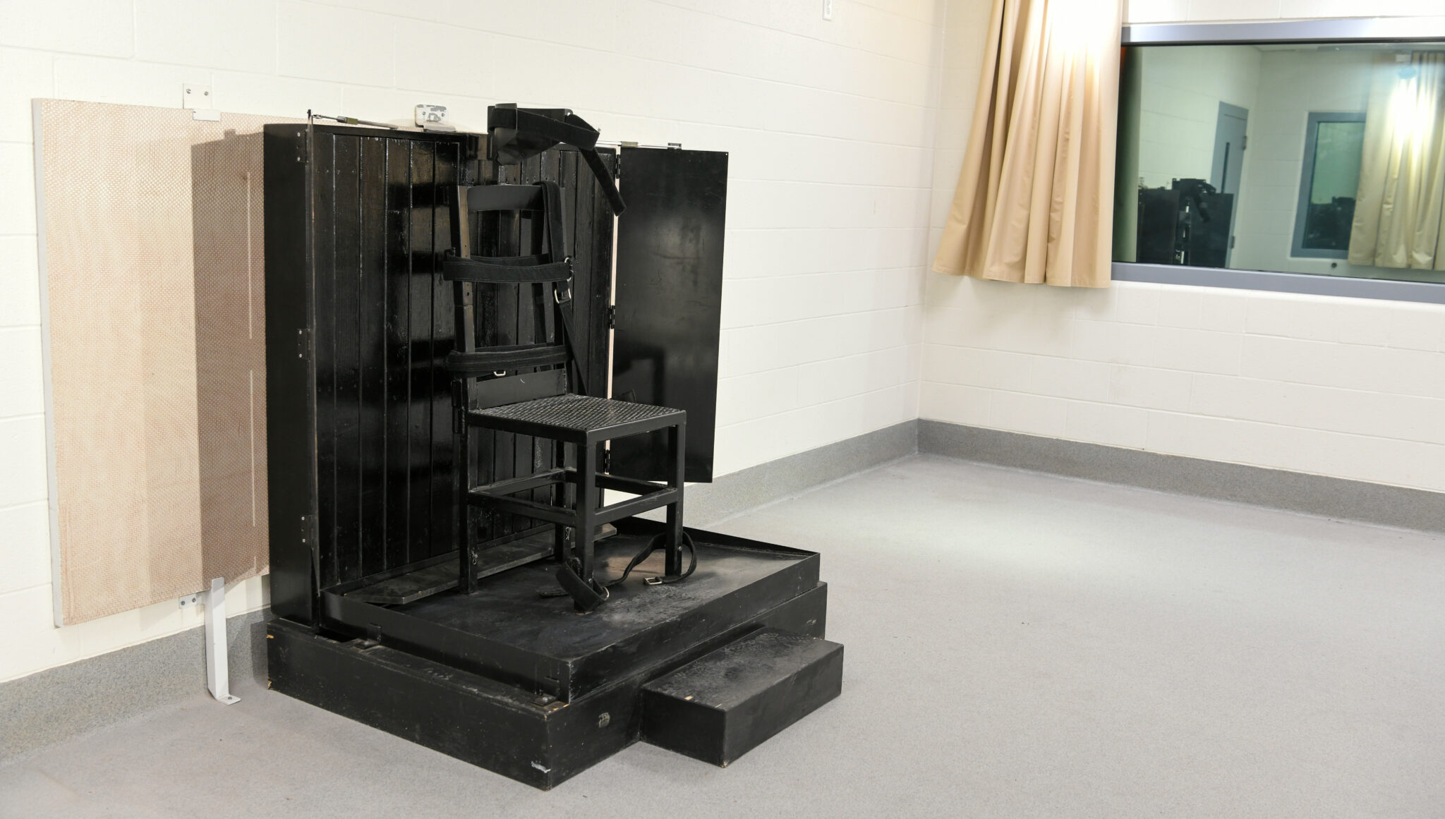 Utah corrections officials say they’ll be ready to execute Ralph Menzies by firing squad Utah corrections officials say they’ll be ready to execute Ralph Menzies by firing squad