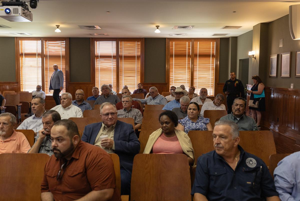 As the Rio Grande runs dry, South Texas cities look to alternatives for water Members of the public listen to Cameron County Judge Eddie Treviño Jr. as he begins to lead a water conservation meeting with various stakeholders across the Rio Grande Valley at the county courthouse on Tuesday, July 16, 2024, in Brownsville, Tx.
