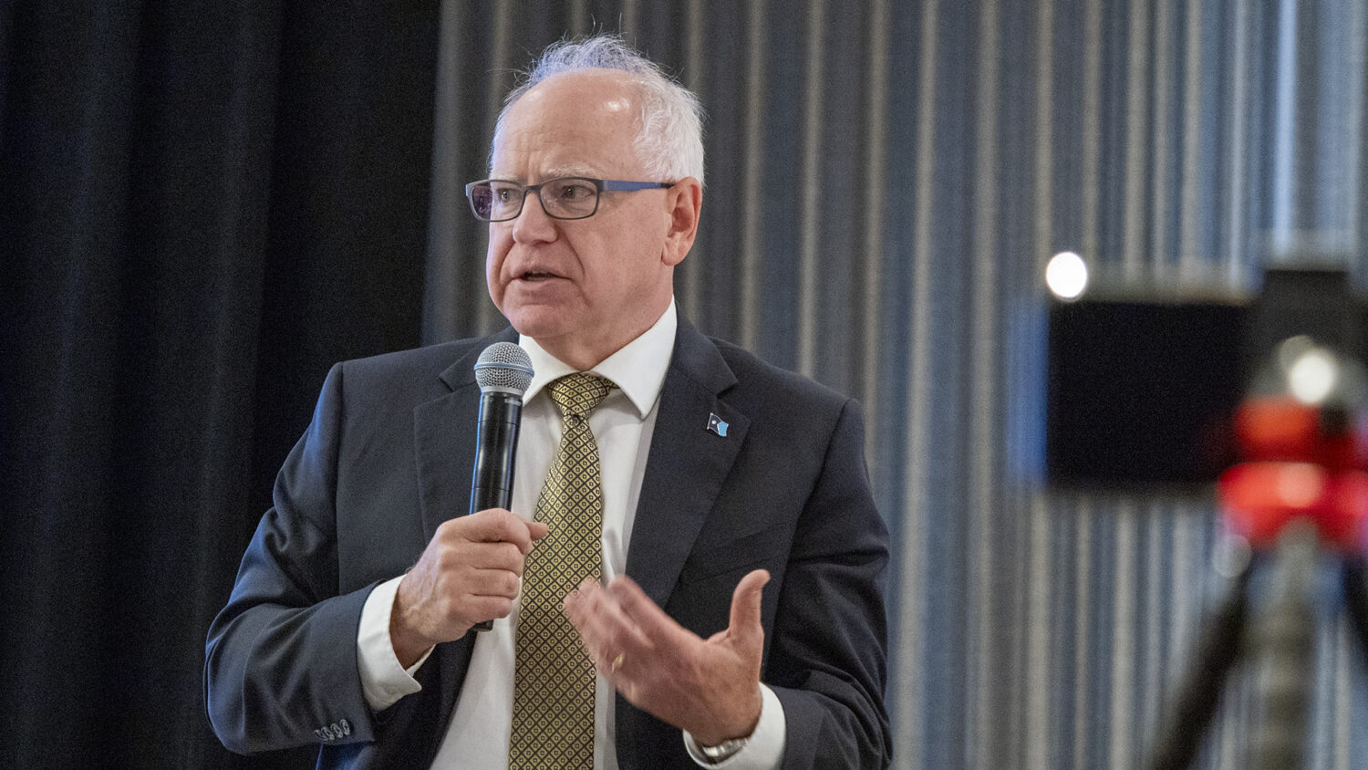 Former vice presidential candidate calls Noem ‘antithesis of the South Dakota I know’ Minnesota Gov. Tim Walz answers questions during a June 5, 2025, interview with States Newsroom staff in Minneapolis. (Sherman Smith/Kansas Reflector)