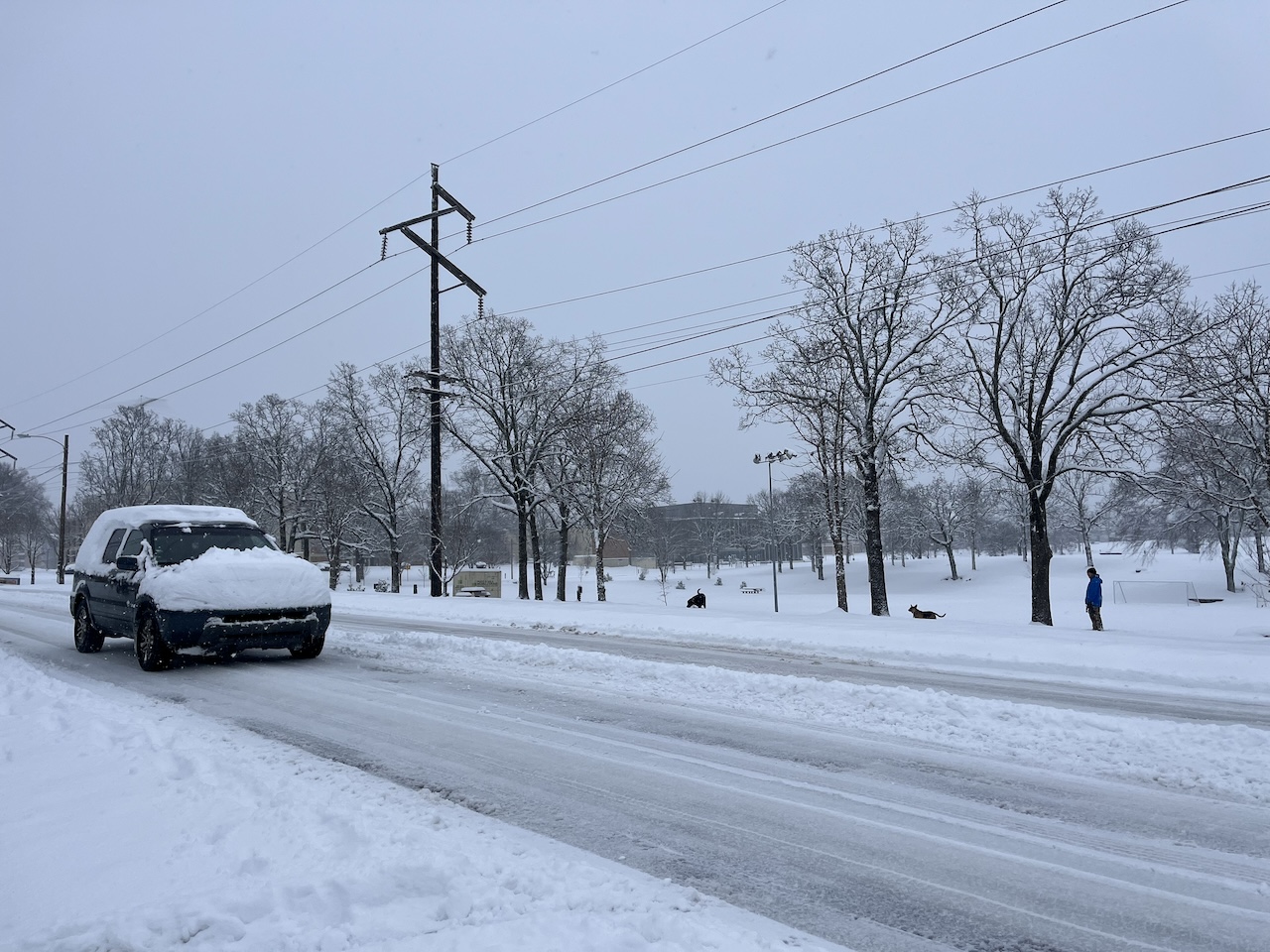 Thousands of Arkansans without power as winter storm continues Thousands of Arkansans without power as winter storm continues