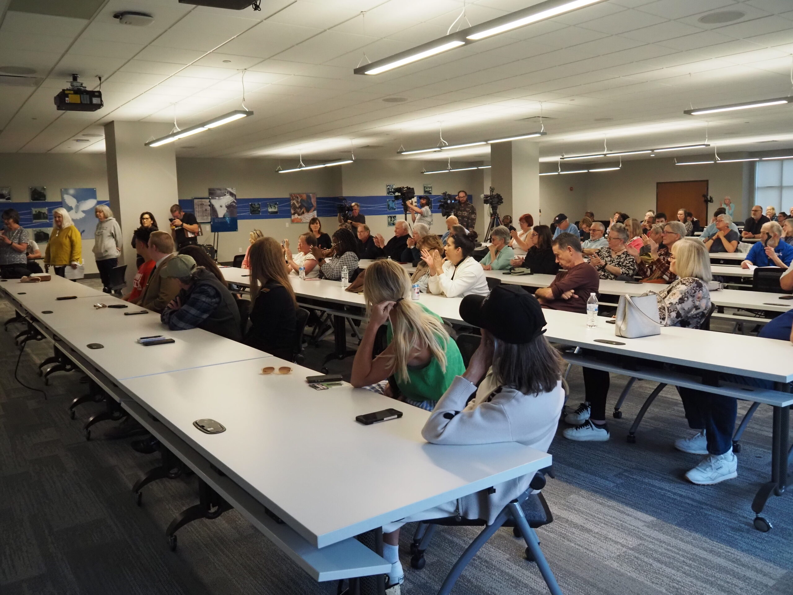 Beckwith debates Hoosiers in chippy town hall Beckwith debates Hoosiers in chippy town hall