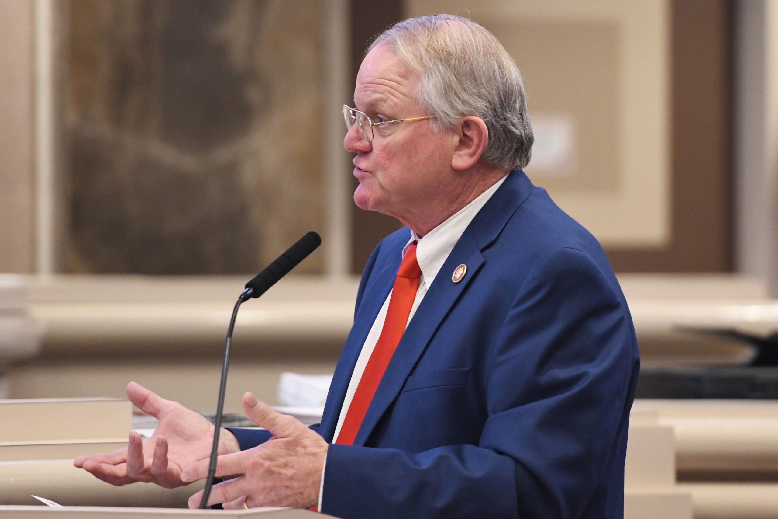 Alabama House approves legislation establishing lottery, casino gambling, sports wagering Georgia man accused of running $140M Ponzi scheme contributed to 3 Alabama officials