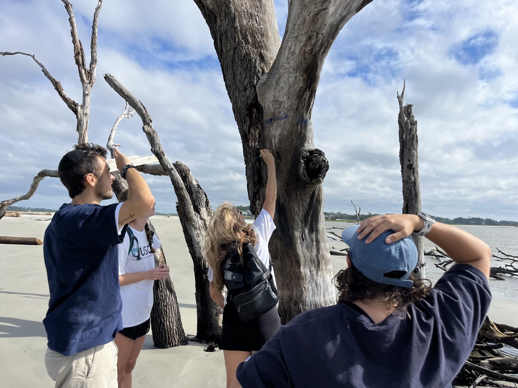 Enrollment rises, internships expand 1 year after relaunch of SC college’s island research site Enrollment rises, internships expand 1 year after relaunch of SC college’s island research site