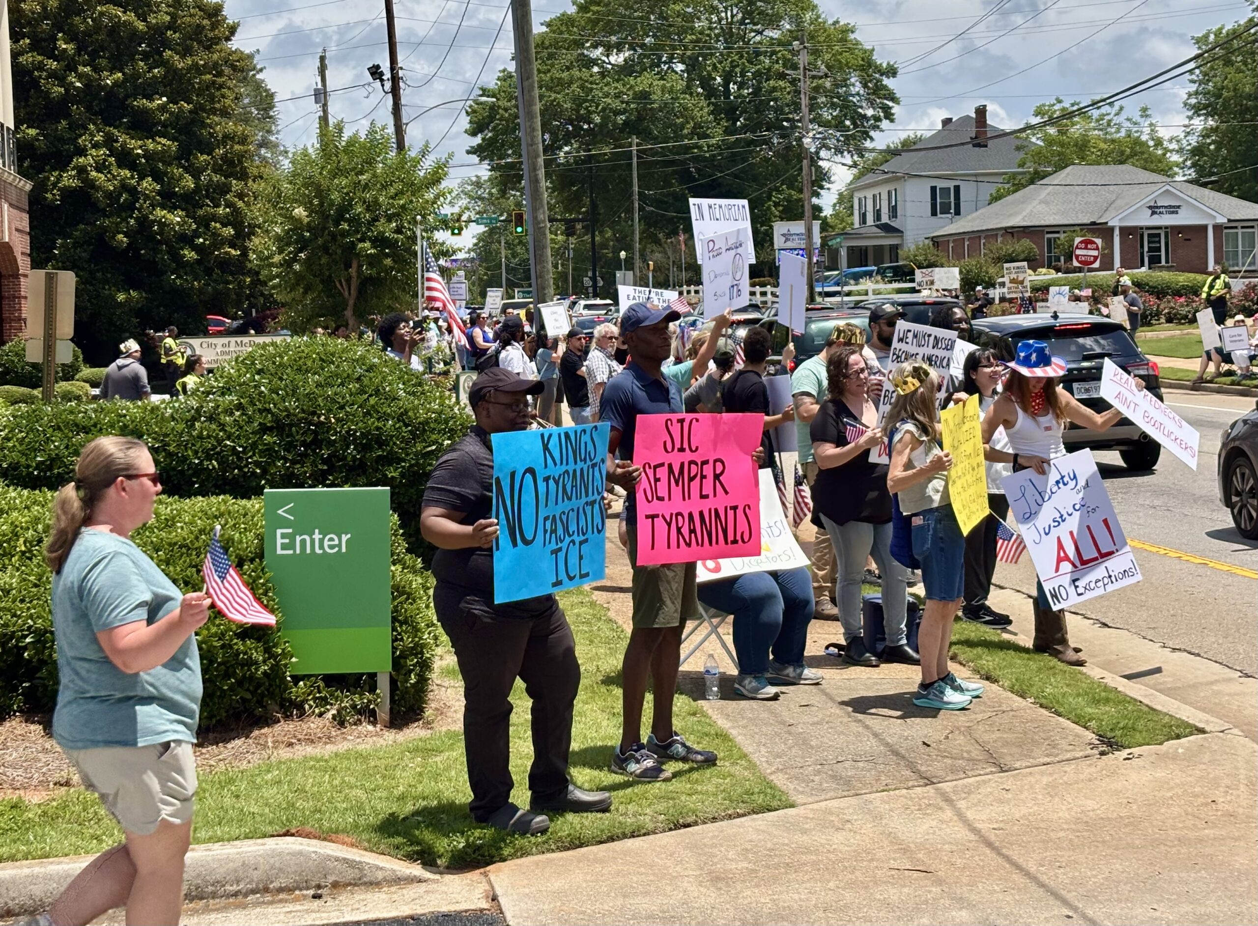 Thousands of anti-Trump protestors pack ‘No Kings’ protest outside Georgia’s Capitol Thousands of anti-Trump protestors pack ‘No Kings’ protest outside Georgia’s Capitol