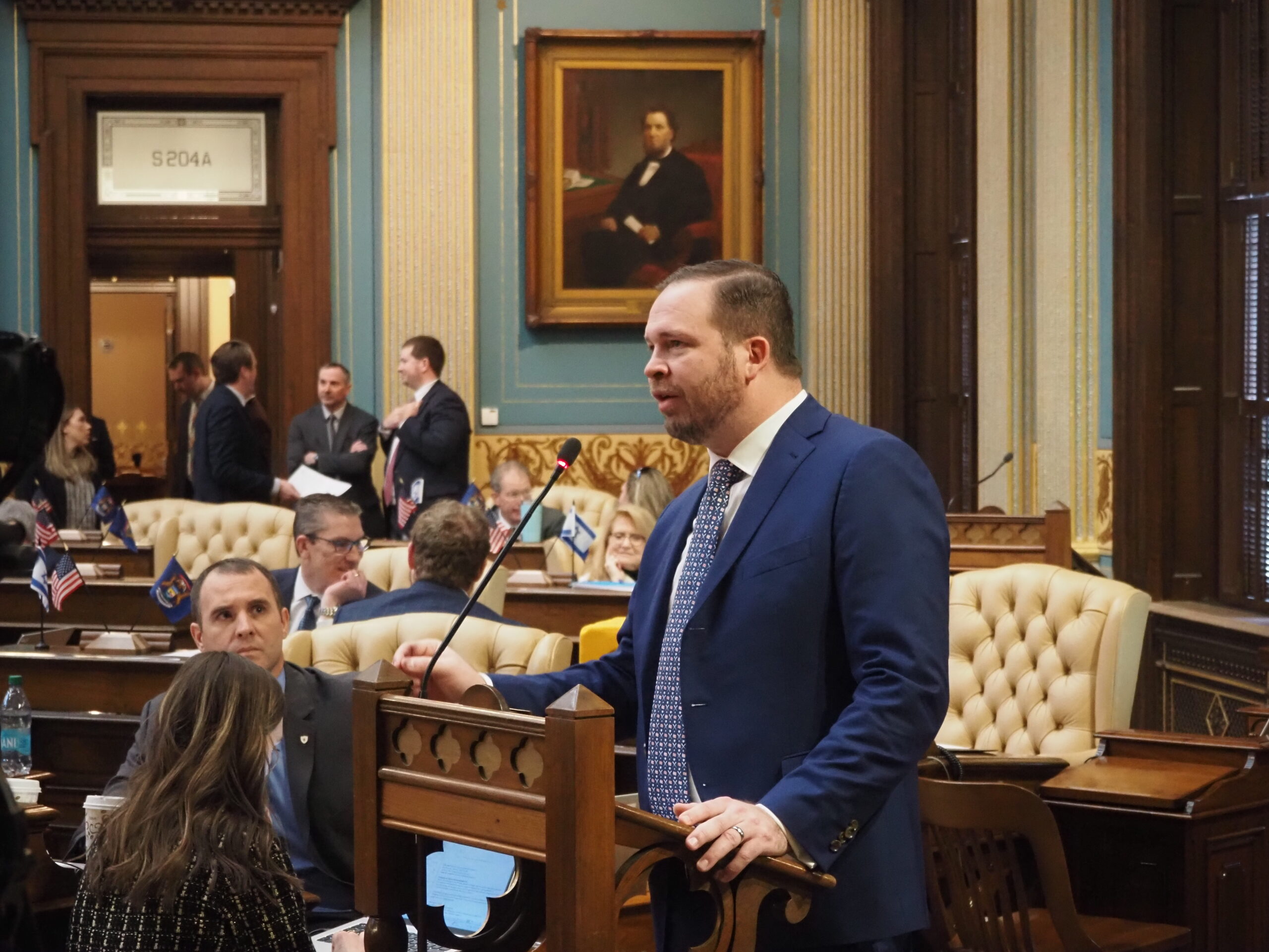 Michigan Senate Dems threaten legal battle as House stalls on submitting leftover bills to Whitmer Michigan Senate Dems threaten legal battle as House stalls on submitting leftover bills to Whitmer