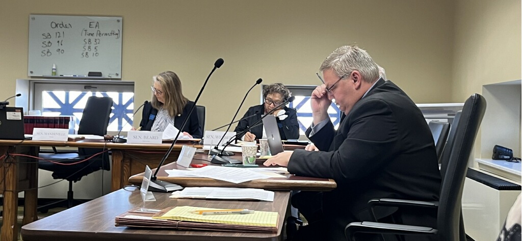 Audit report finds Ellsworth committed waste, abuse Legislative auditor finds Ellsworth committed waste, abuse