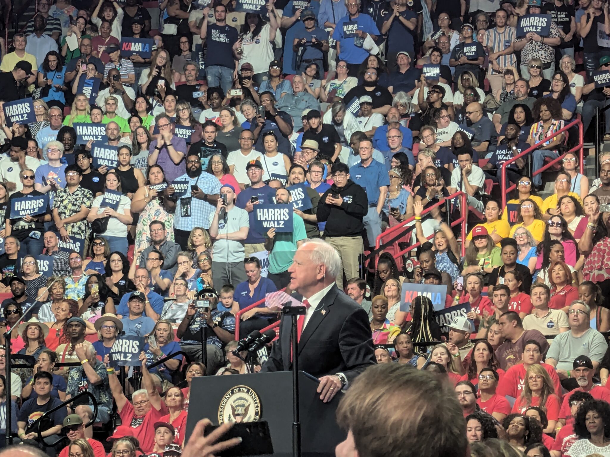 Harris, Walz energize crowd at first Nevada rally as Democratic presidential ticket Harris, Walz energize crowd at first Nevada rally as Democratic presidential ticket