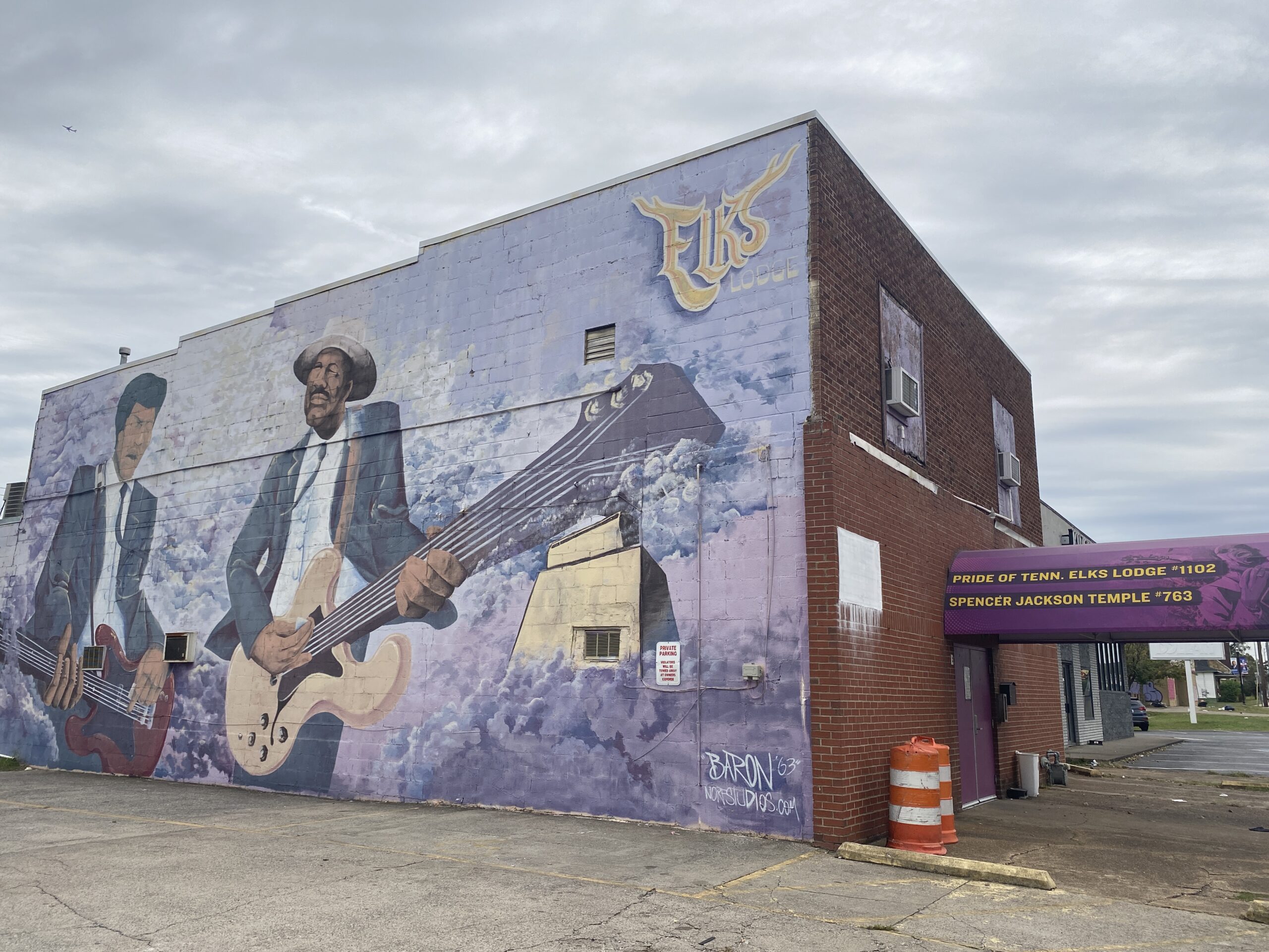 Community members: Shooting ‘not representative’ of Jefferson Street culture A mural is painted on the side of the Elks Lodge featuring people playing guitar and bass in Nashville, Tennessee.